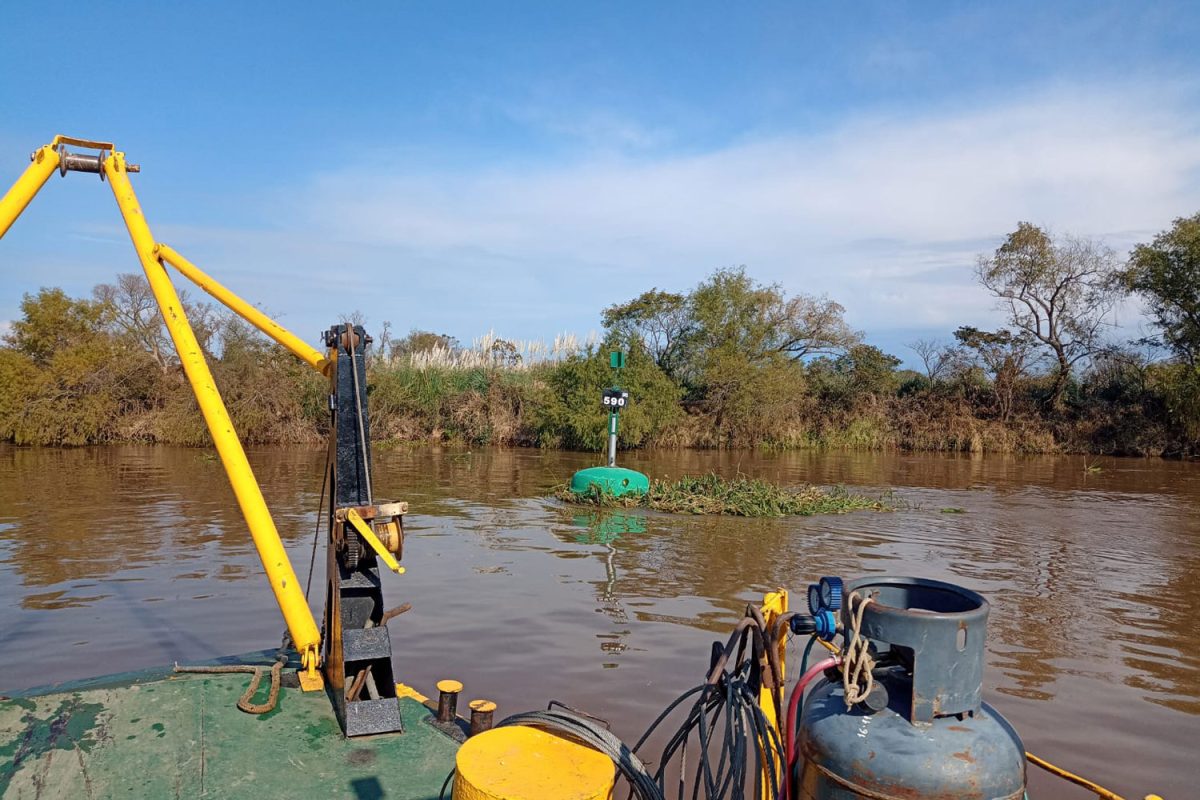 Servicios balizamiento y dragado - Puerto Santa Fe -02